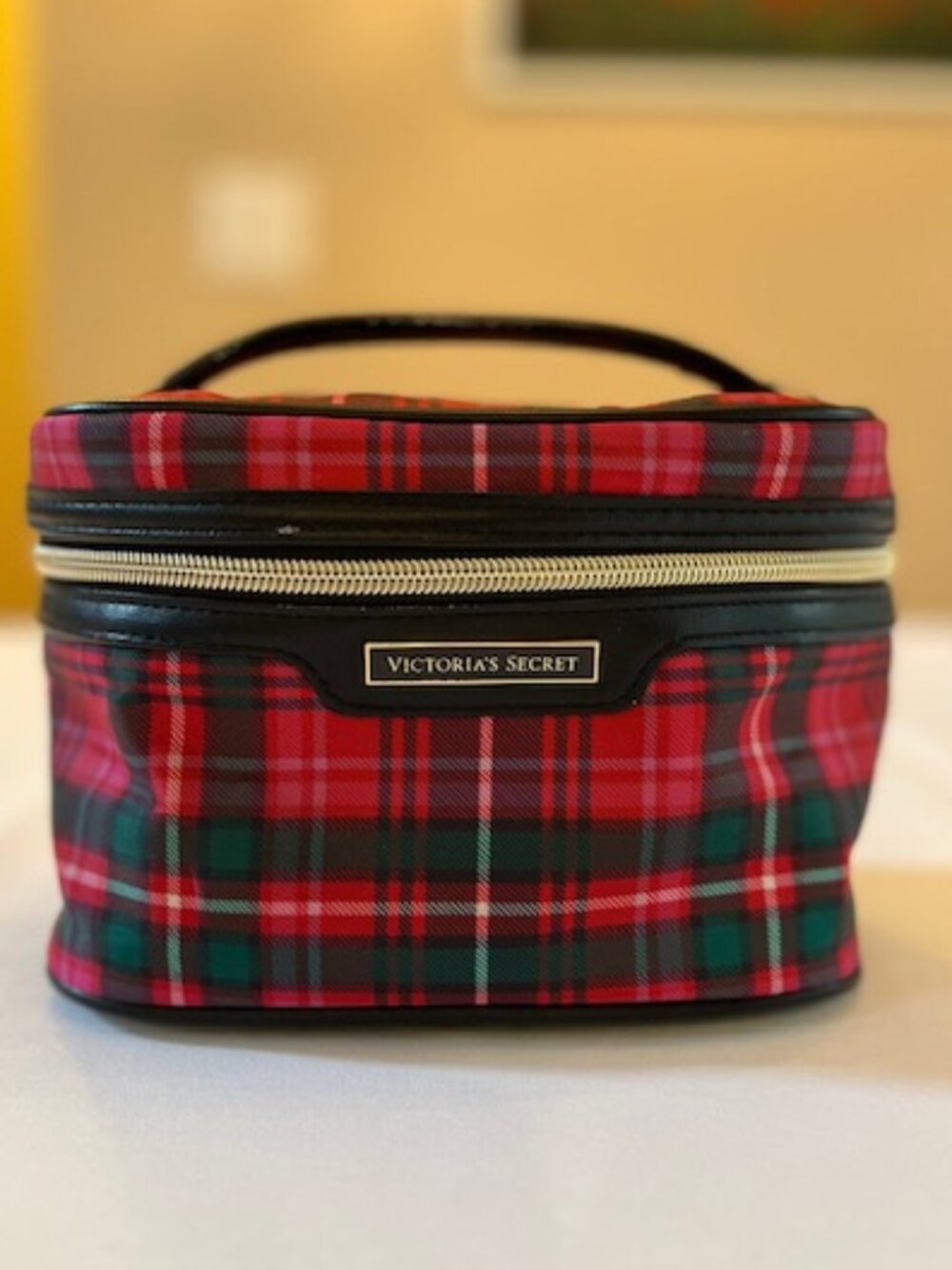 VICTORIA'S SECRET | Mini Express Train Case Oval Make-up Beauty Bag-EUC
